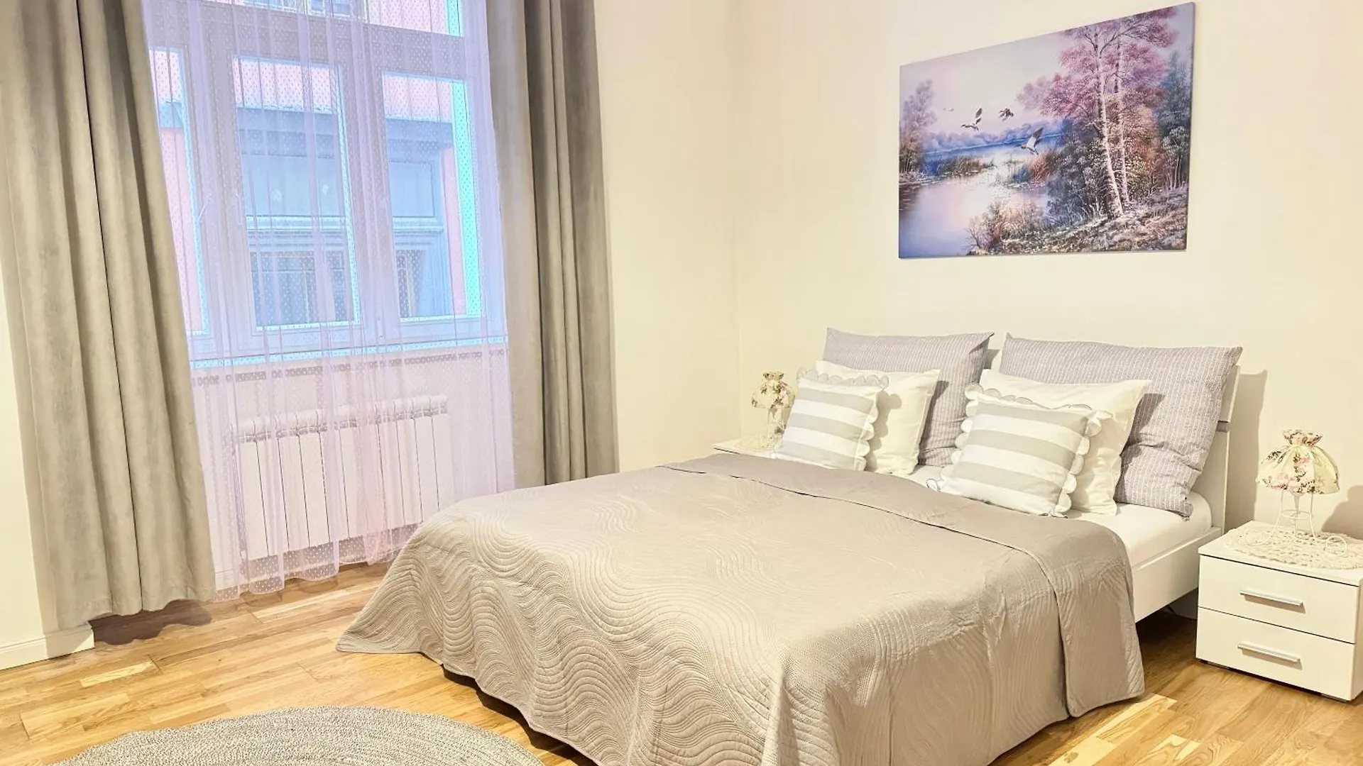 New! Romantic Apartment! In City Centre! Florence! Prague Apartment
