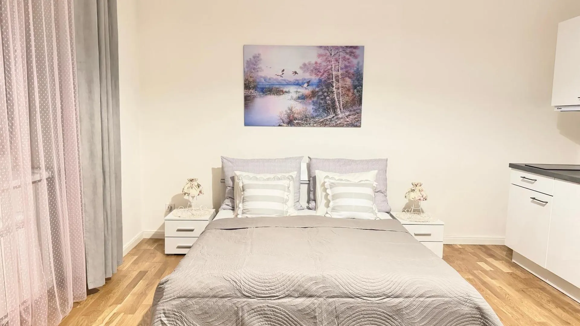 פראג New! Romantic Apartment! In City Centre! Florence! 0*,  צ'כיה