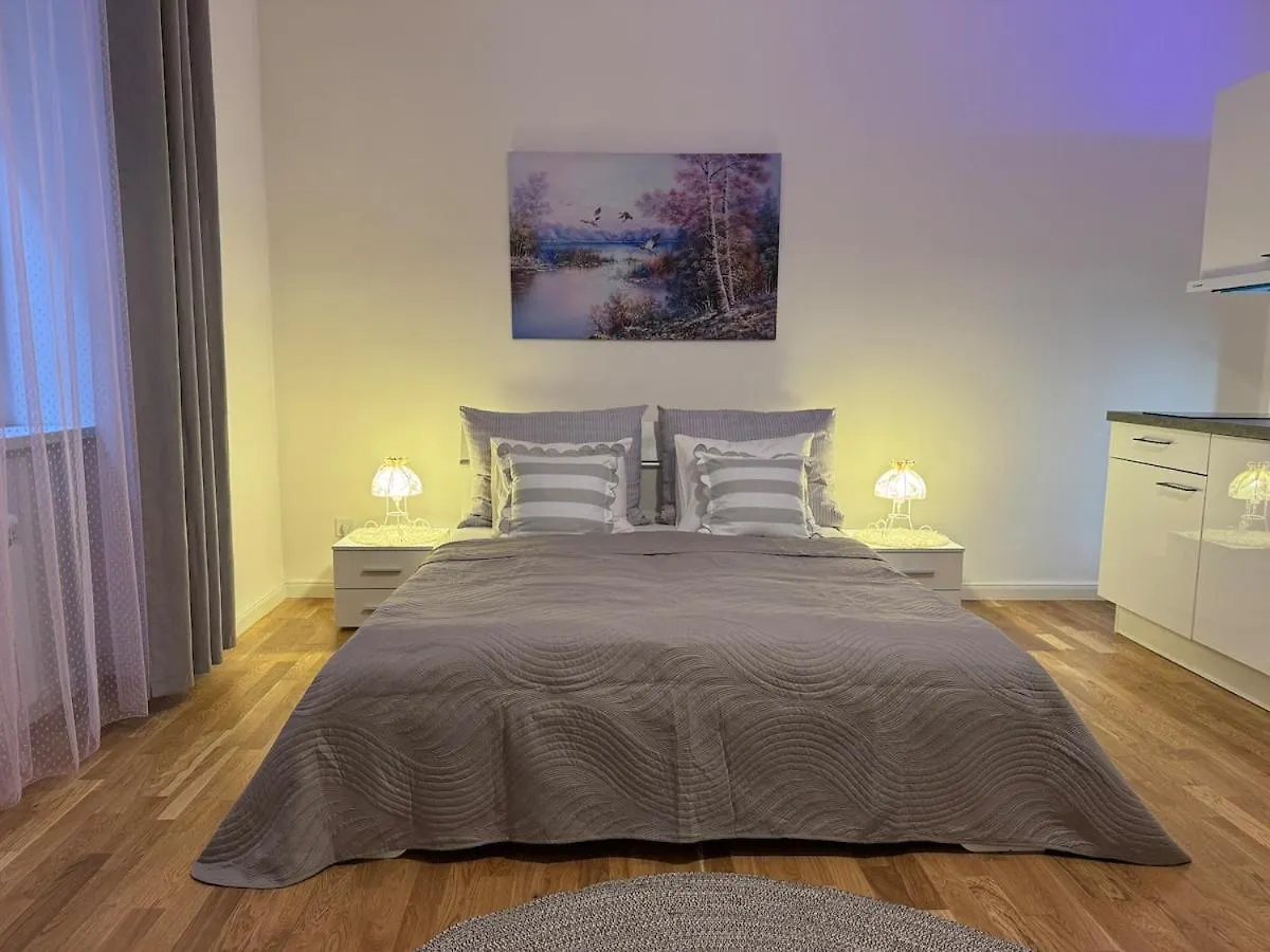 פראג New! Romantic Apartment! In City Centre! Florence! 0*,